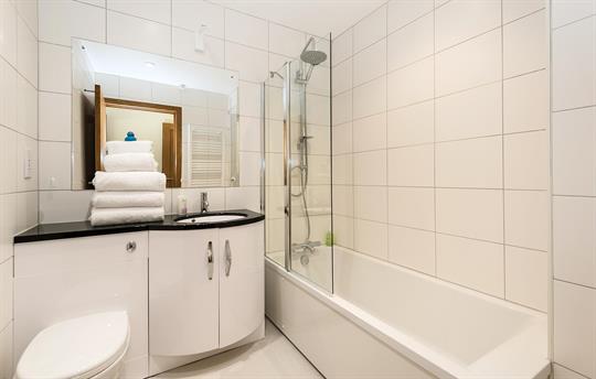 Silver Birch bathroom with bath