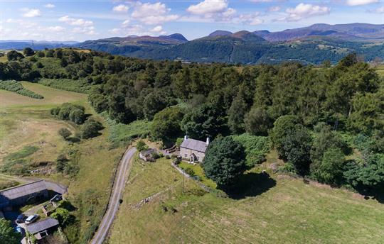 Garth Iwrch External 2