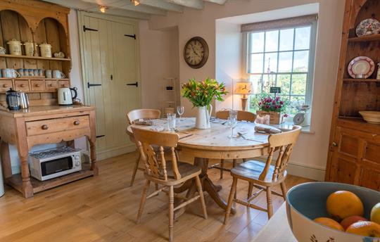 Garth Iwrch Kitchen 2