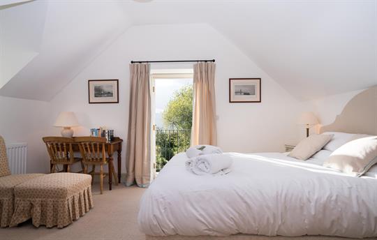 Ty Cerrig Master Bedroom