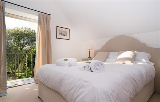 Ty Cerrig Master Bedroom 1 