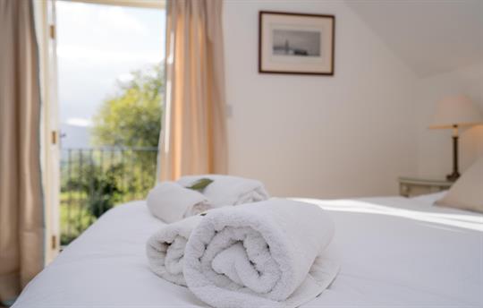 Ty Cerrig Master Bedroom 2