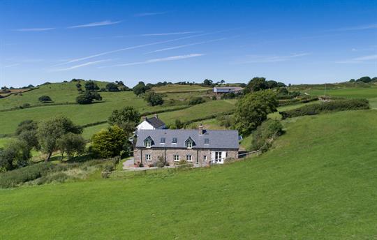 Ty Cerrig External 3