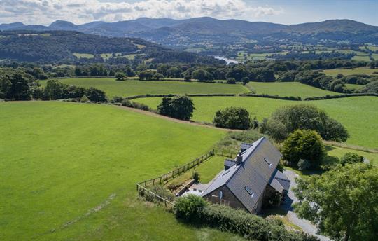 Ty Cerrig External 4