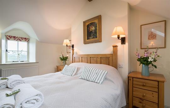 Ty Ucha'r Ffordd Bedroom