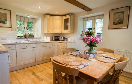 Tyddyn Derwen Kitchen