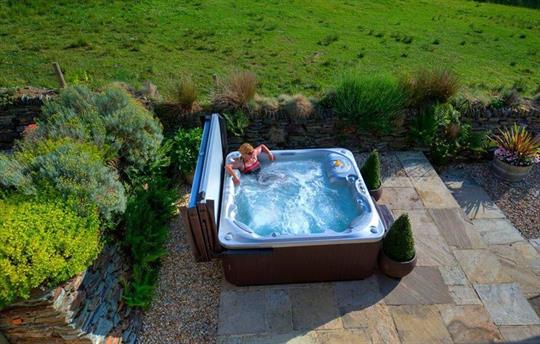 Apple House's hot tub