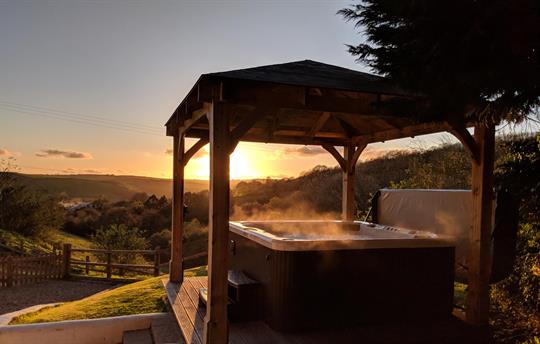 Owl Barn hot tub