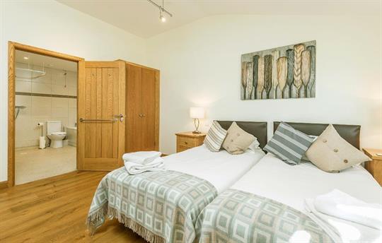 Wallops Wood Cottage Hedgehunter  h