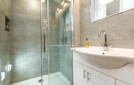 Mill Race shower room